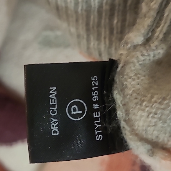 SKULL CASHMERE SWEATER - Picture 10 of 10